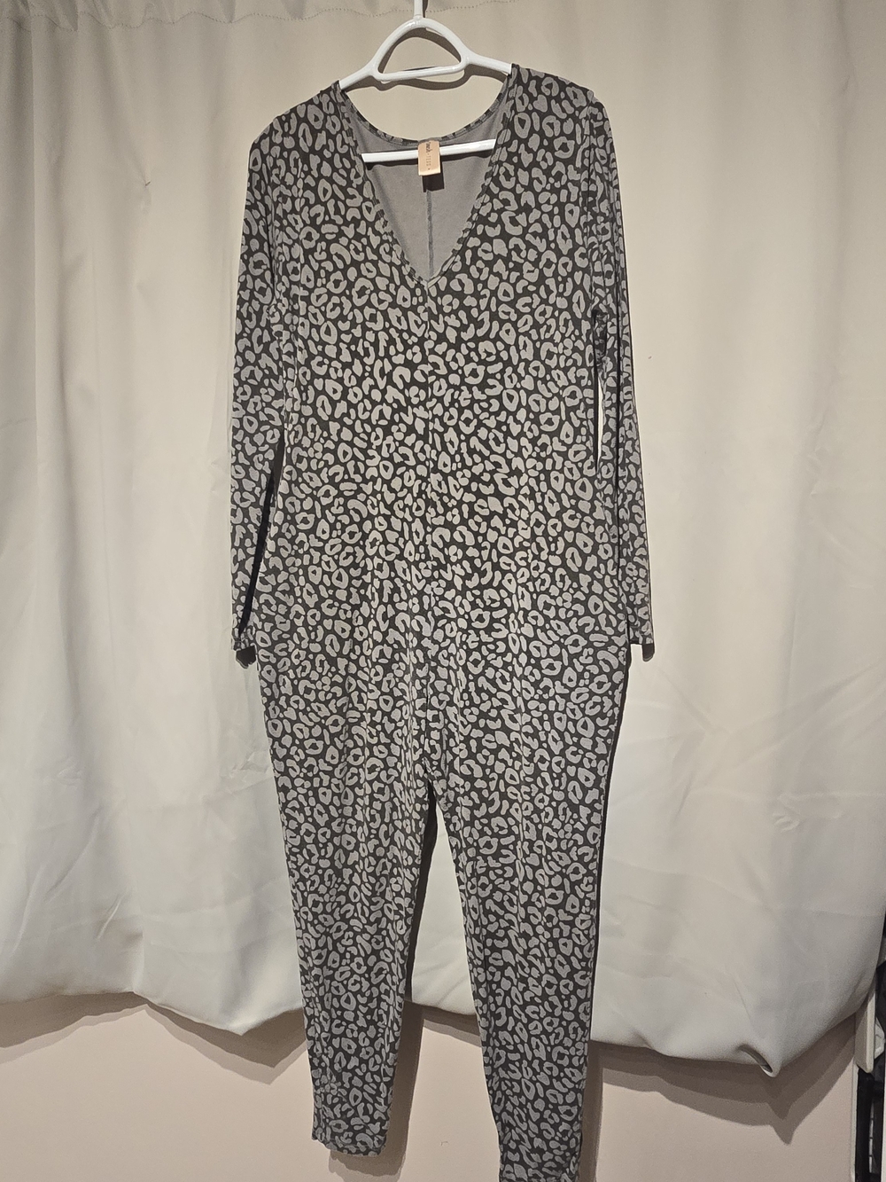 Smash + Tess Gray Leopard Print V-Neck Jumpsuit Size M